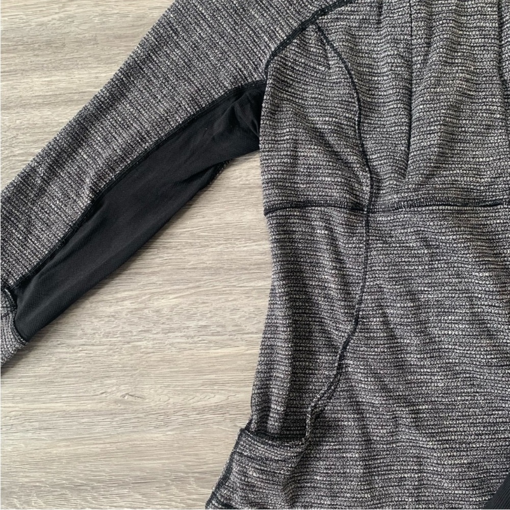 Lululemon Half Zip 🩶🖤🤍 - Picture 2 of 16